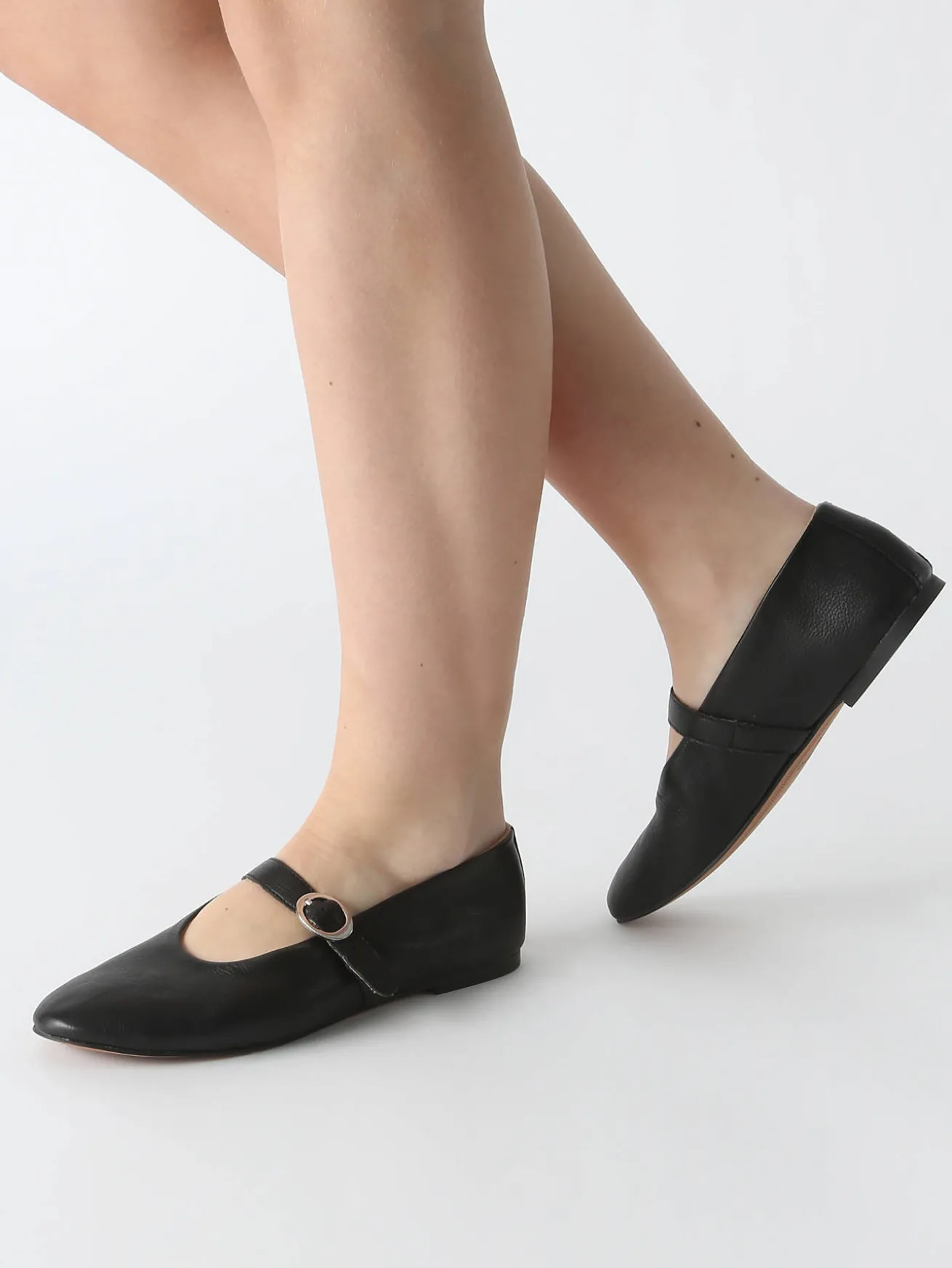 Ballerines avec brides en cuir INUOVO
