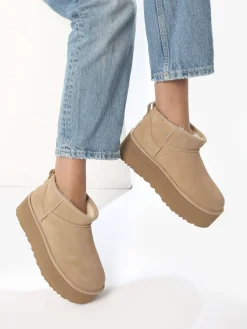 Boots Classic Ultra Mini Platform en cuir UGG