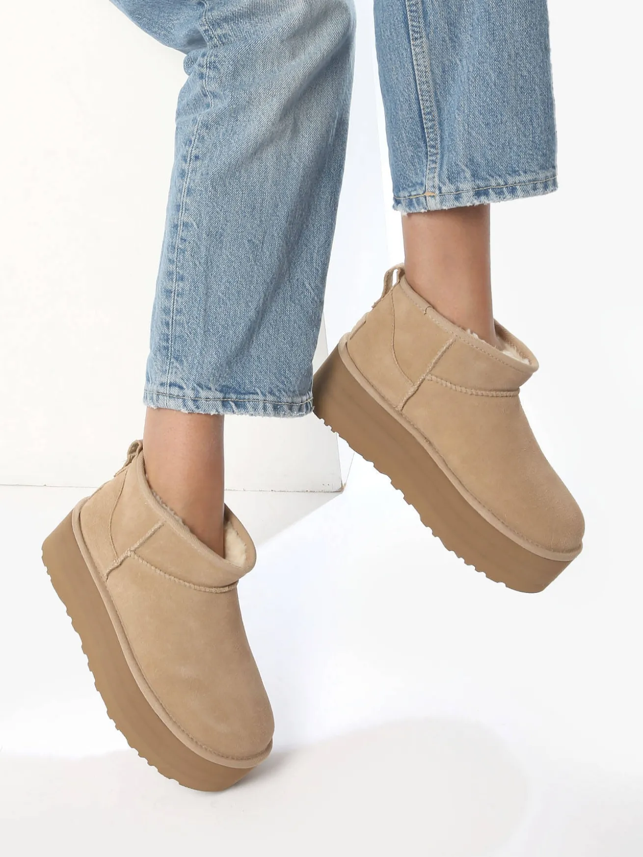 Boots Classic Ultra Mini Platform en cuir UGG