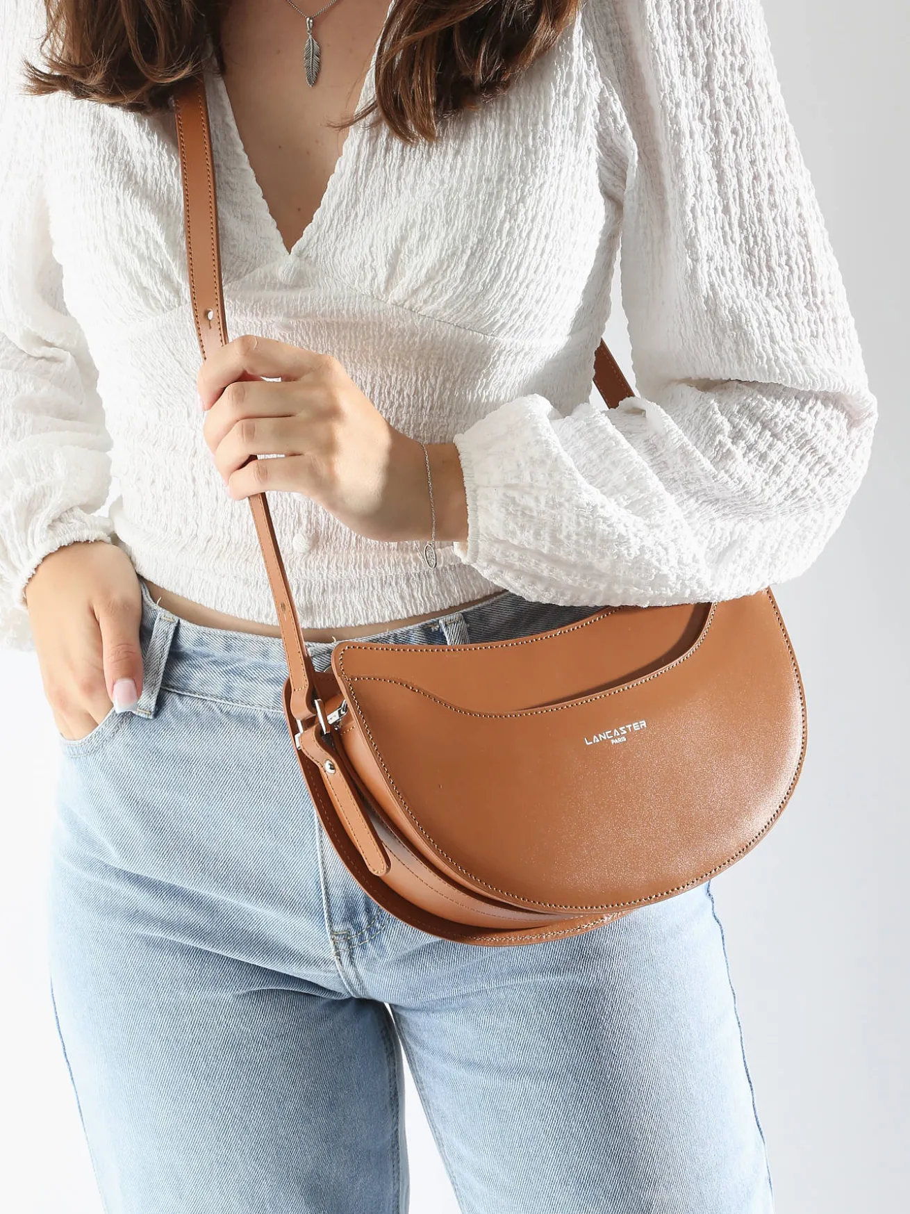 Sac bandoulière Suave lune cuir LANCASTER